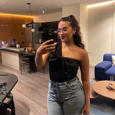 AshleyMillan1's profile picture. Raza, son solo tuits 🤷🏽‍♀️