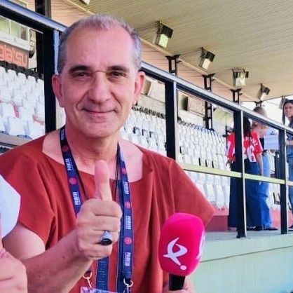 Periodista y escritor: 'Juanito. Sus 141 días como entrenador', 'Historias del Mérida. 19+12 relatos de su década dorada' y 'Mérida. Crónicas de la Copa'.