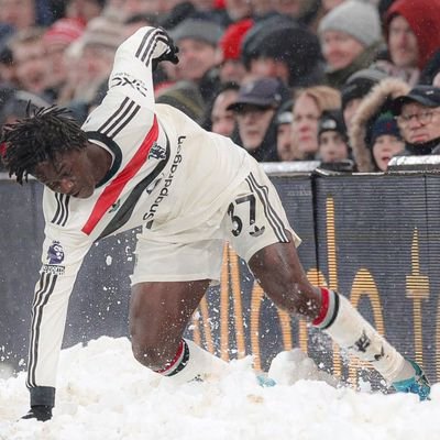 Tioluwanim1's profile picture. Photography||Manchester United|| Bio-chemistry|| E-FOOTBALL