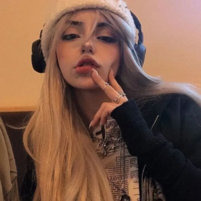 coccolinomh's profile picture. Fashion enthusiast with a passion for travel and photography, capturing life's beautiful moments. Launch a network in minutes → @TanssiNetwork