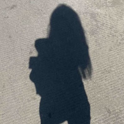毎日がキラキラしていなくてもいい。
ときには、ただ静かにそこにいるだけで、十分なんだ。
何かを証明し続ける必要はないよ。
自分自身を大切にできること、それ自体が立派な力。
平凡な日々の中でも、心の中の小さな幸せに出会えますように。🍃☁️🕊️