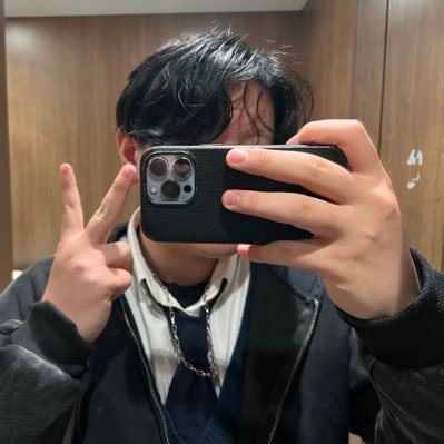 早くスマホを変えたい人です好きなことを見つけるのが得意なので個人的にはいいことだと思います。歌が好きなのでいい歌教えてください