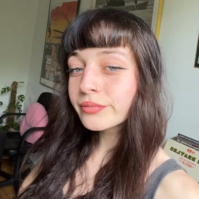 Rose comme la couleur ou comme la fleur c'est comme tu préfères, She / Her