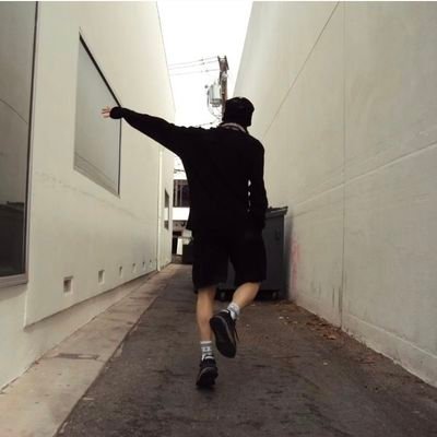 eachotherHF's profile picture. 우선, 친구를 바라보는 눈빛이 아님