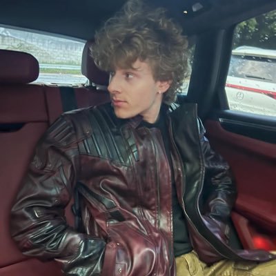 LevCameron30's profile picture. Artist/YouTuber