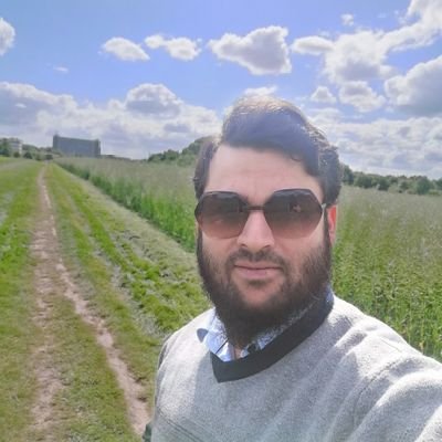 اپنا لکھا مجھے معیوب لگے---
وقت لکھے گا، تعارف میرا