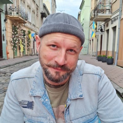 старший сержант ЗСУ, лівацька мразота, гуманітарій під маскою програміста
