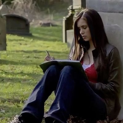 ZainabbZafarr's profile picture. SIMS' 24