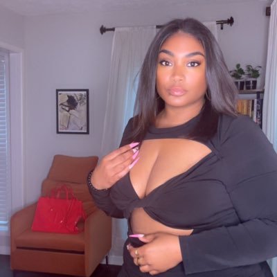DOCTOR. Author. Blogger. Education Enthusiast. Bibliophile. Baddie. The Playlist Princess. ♋️