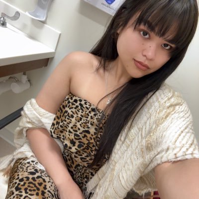 kringklebell's profile picture. A GEMini 🌓 A journey of self discovery through self destruction💋#fullofloveandhappiness #cooking #adventure #lifestyle #life