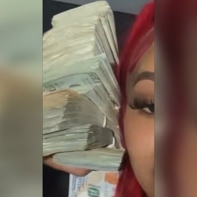 Benzloooo's profile picture. TRAPPER/RAPPER/BIG BAG SNATCHER 💲WHiTE WiTCH🪬