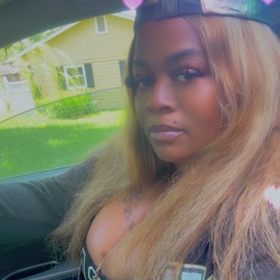 Pinknation87's profile picture. 