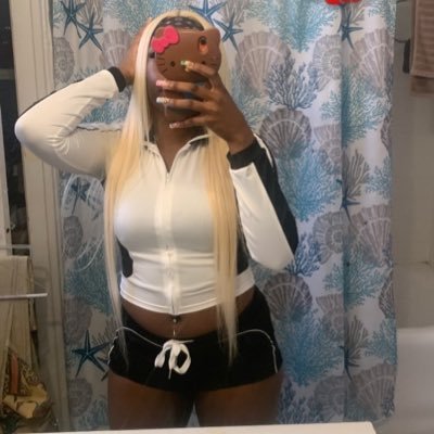 i’m a female but I’m that nigga fr. following my dreams 👩🏾⚕️ #DEESKI👼🏾 #BANDO🤓 #MILLY🫶🏾 #DOYA🦍 #CHUCK🚦 #HOTTY 🤯#SPAZZ 👿