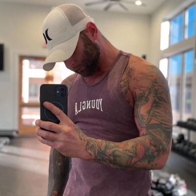 realgymjym's profile picture. That Guy Who Works Out In Jeans.
And Does Train Legs.