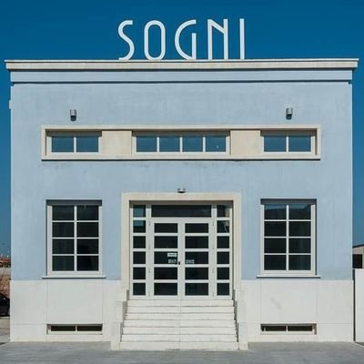 marcodpIII's profile picture. E gente giusta che rifiuti di esser preda
Di facili entusiasmi e ideologie alla moda
(Mogol)