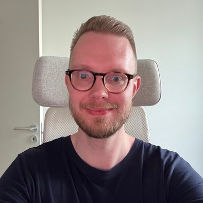 Intresserad av investeringar i alla dess former. Annars är det idrott, samhällsfrågor, spel och söta hundar/katter som fångar mitt intresse
Malmö FF 💙