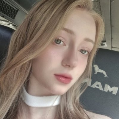 Lillian, I'm a beautician from Norway. I'm glad to meet you here, let's see what happens. If you also like hiking, traveling, swimming, and inv