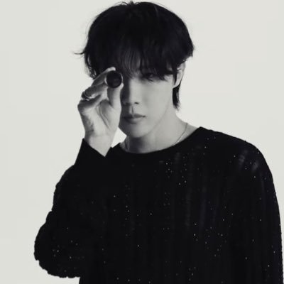 ✨Dünyanın en büyük grubu BTS’in ana rapçisi, söz yazarı , bestecisi ve dansçısı J-Hope | uarmyhope | için.