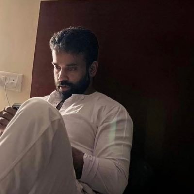 AnshumanSinha47's profile picture. Idealist searching for a utopian world