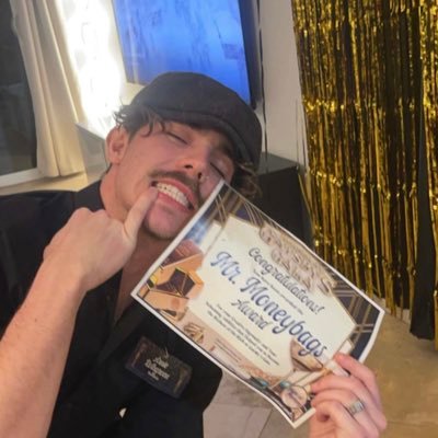 JVST_LANDED's profile picture. producer/DJ ~~icon collective~~