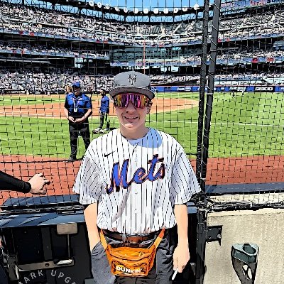 The official account of AJ Barford where I talk about sports. Pronouns He/him. My teams #lgm #isles #NewYorkForever #NYGiants Follow me on other platforms ⬇️⬇️
