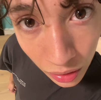 ryliedotcom's profile picture. 24 • Any pronouns