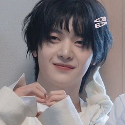 MASHUGIA's profile picture. yapping 24/7