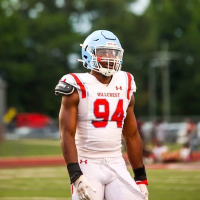 AL @hhspatsfootball ‘27 | 94 |DE,DL| |4.72 40| GPA 3.4| 6’2 220lbs | SQUAT: 530 | BENCH: 315 | DL coach : @TTU95 |📞 (659)-239-2254 | ⭐️4 D1 offers ✝️