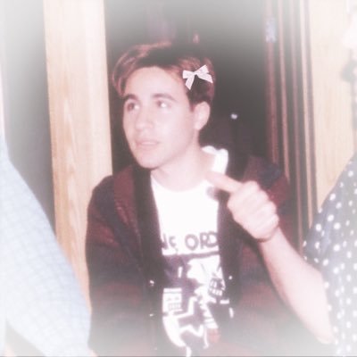 #JUSTIN: ”i know lovin’ you ain’t easy..sure is worth a try.” ⋆ ★ belieber since 2010 ⭑.ᐟ autistic | #1 brad kane stan | justin follows ♡