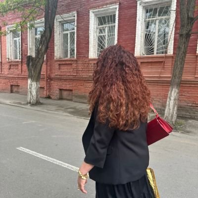 Kitap,şiir,felsefe,öğretmen✍️

Onun biraz daha fazla var olabilmesi için ben biraz daha yok olmaya razıydım. 

DM yok❎