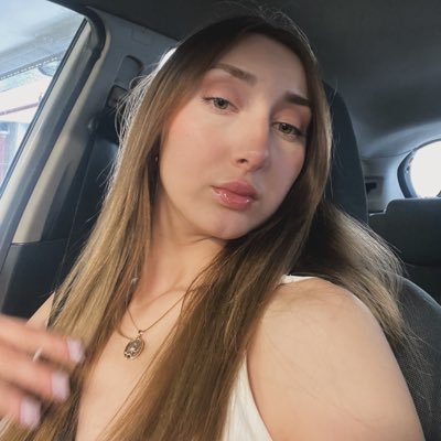 goksuyucee's profile picture. 