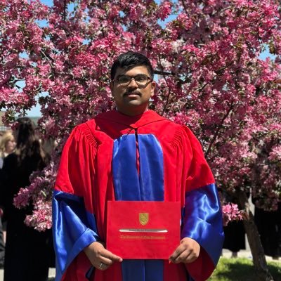 🇮🇳 Ph.D. in Noncommutative Geometry and Gauge Theory from @UNB. Nolan-Snyder DC fan. Cinephile with deep respect for Art and music. Views are personal