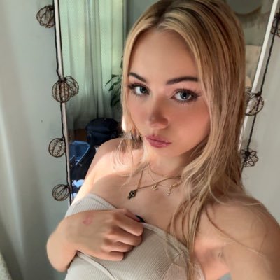 19 || spoiled college brat 💓💋 ⋆.˚𖦹⋆✮⋆.˚ $40+ inital! my only accounts!! @bratjessbk