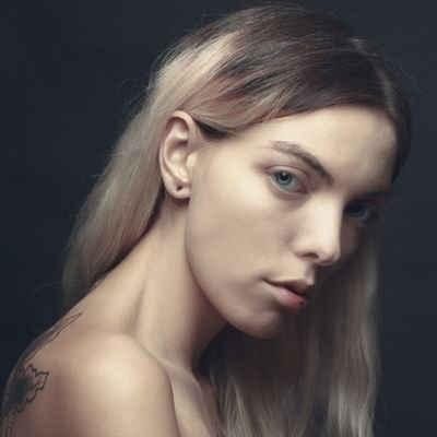 Tristesse moyenne Profile