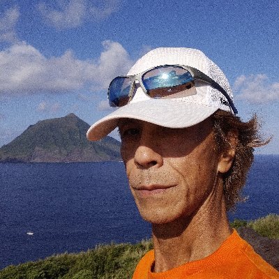 八丈町非公式キャラクター
モデルパティシエ調理師水泳東京都10位
高齢者福祉活動・中之GO広場
八丈島子ども食堂代表
八丈島シュノーケリングセンター代表
YouTube・
https://t.co/PDeIYbpqgI
HP・https://t.co/H7KqJrWQ1Y