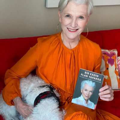 Bestselling international Author of A Woman Makes A Plan 📖Doctor of Dietetics 👨🎓 Supermodel 😄💃 #itsGreatToBe76 Manager : https://t.co/jsBvgZ3JmA