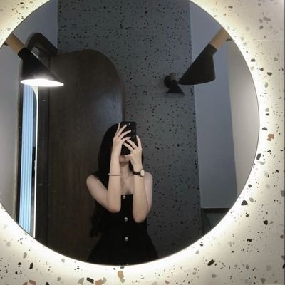 AyuDiah011555's profile picture. 