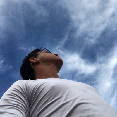DONO @oobabaquinha
“Memes diários pra curar o caos | Trazendo o que você pensou, mas não teve coragem de postar | Segue aí e rache o bico 😭🔥”