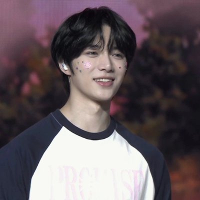 In this world of zero txt is my one and on1y
+ × + • ot5 moa/🐻 biased • txt stan