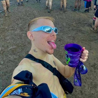 GaldinoJhonny's profile picture. “Feito a imagem de um deus.”