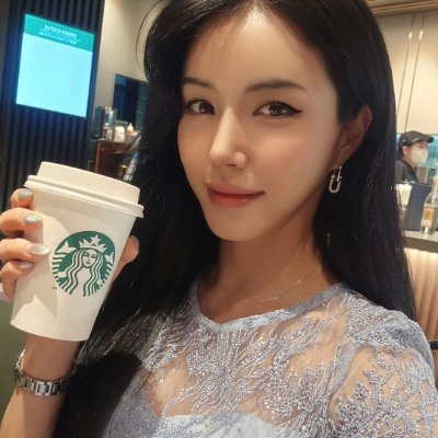 Queenjohana10's profile picture. If you want to change something small in your life, change your attitude, but if you need big changes, change your thinking.