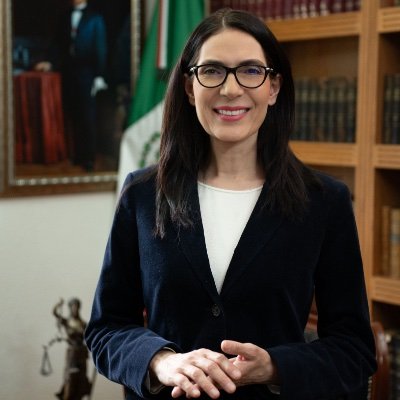 28 años en el Poder Judicial, 14 como juzgadora, 25,000 sentencias.