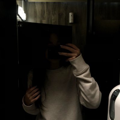 hlinhnngnguyn1's profile picture. thỏ