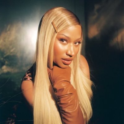 Pure vibes on here/Chelsea FC💙/ @NICKIMINAJ Stan Account🦄🎀/@Davido Stan Account 🇧🇪/A Book Lover/ Gemini ♊️