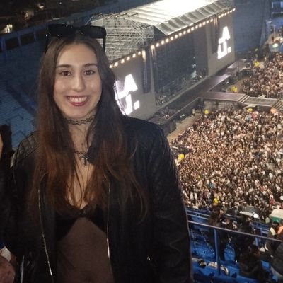 me gusta el rosa, los brillos, las oreos y patinar ✨
Estudiante de contador público 💎 Actuación 🤍