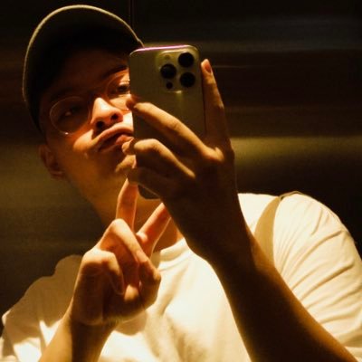 gumbskitt's profile picture. he/him