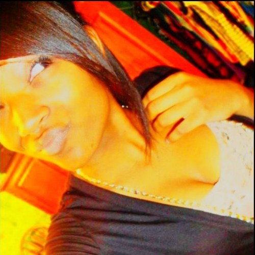 NiaDoesntCare's profile picture. Mackin & Hangin ✌✌