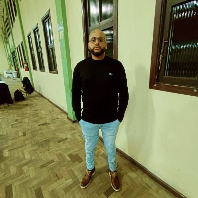 Simples e agradecido por a vida que Deus me deu !