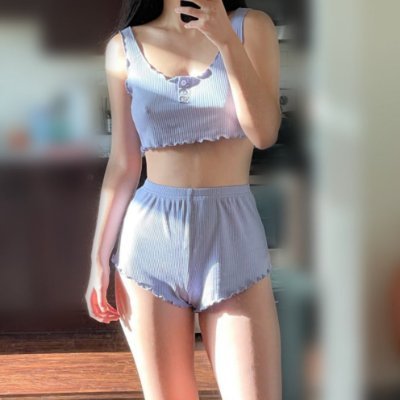 🚪98口令。活寡妇,老公在欧洲打工,一年回来一次。只身体出轨(老公同意的)。两个闺蜜 @scott_dool7931 @liecrobanb2544