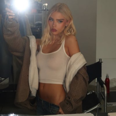 hotcherryblond Profile Picture